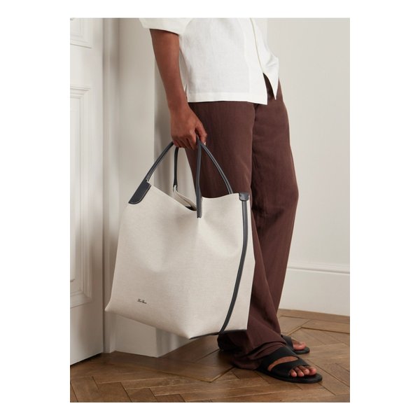 바레 엑스트라 라지 가죽 트림 캔버스 토트백 1647597347675843