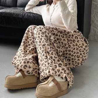 신세계라이브쇼핑 [옷자락] 여성 기모 와이드 투웨이 스트링 밴딩 레오파드 팬츠