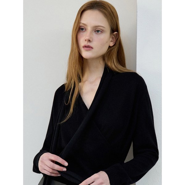 다이애그널 랩 스카프 니트 탑 블랙 OU1874