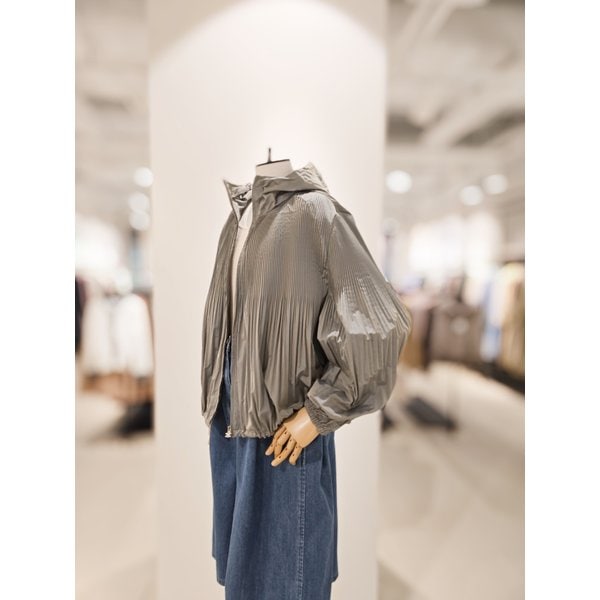 [파주점] [더아이잗컬렉션]플리츠 후드 라이트 점퍼 CR5A0JP321