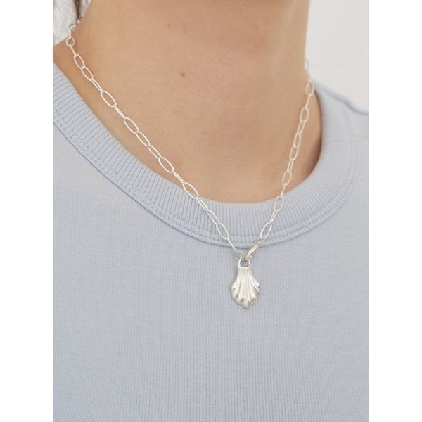 Shell Bloom Chain Necklace