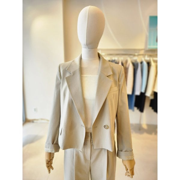 [여주점] [JJ 지고트] 여성 백 버튼 더블 크롭 재킷 GR4A0JKR61