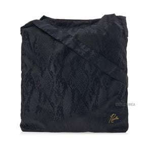 SS25 공용 파이썬 자카드 숄더백 QV058B BLACK