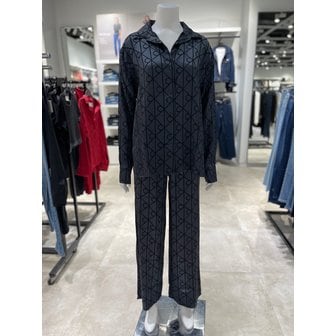 Calvin Klein Underwear [파주점] [CK언더웨어] 여성 샤인 새틴 자카드 AOP 셔츠 팬츠 세트 QS7535-2U6/QS7536-2U6