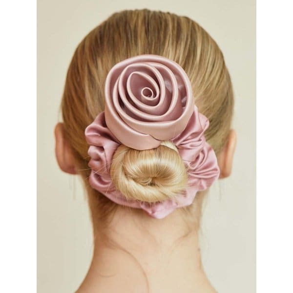 rose scrunchie- pale pink