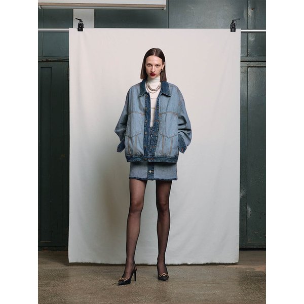 BLUE REVERSE OVERSIZED DENIM TRUCKER