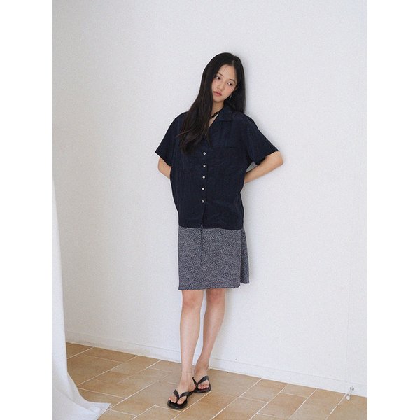 [단독] Glossy Wrinkle Shirt (Deep Navy)