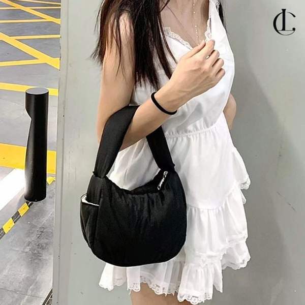 확대된 대표 여성 미니 숄더백 패딩 만두백 보부상 가방 LRJB004