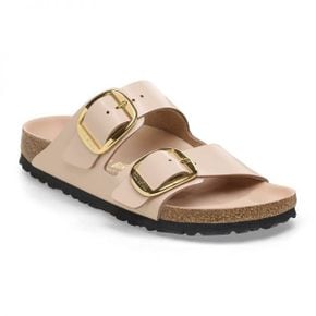 우먼 Birkenstock 아리조나 빅 버클 천연가죽 패턴트 에나멜 - High-Shine New 베이지