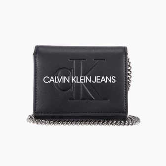 Calvin Klein Jeans ACC 여성 스컬티드 모노그램 체인 중반지갑(DP1360-001)