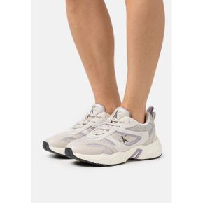 3841759 Calvin Klein RETRO TENNIS - Trainers eggshell/lavender aura