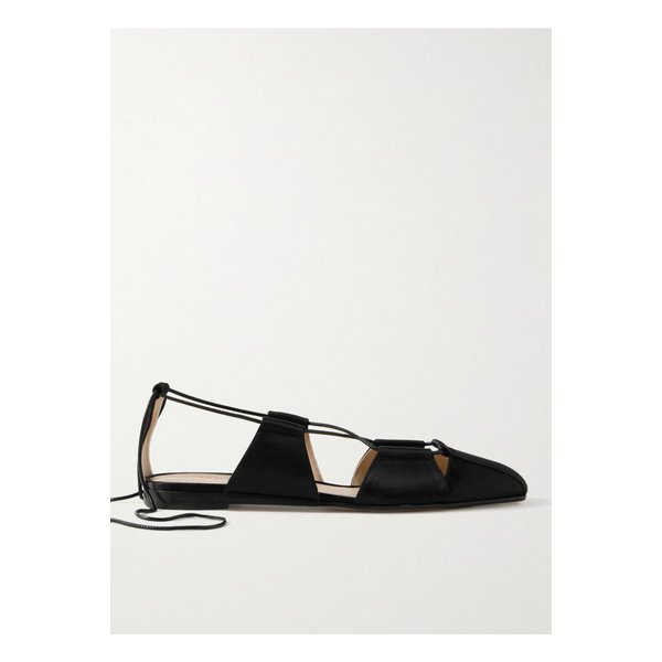 르 몽드 베릴 그릭 레이스업 실크 새틴 발레리나 플랫 블랙 1647597333905547