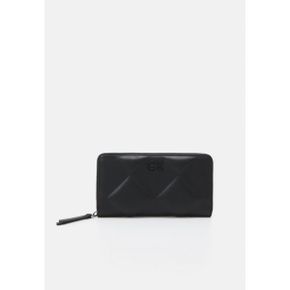 4389609 Calvin Klein QUILT LARGE ZIP AROUND WALLET - Wallet black 73185293