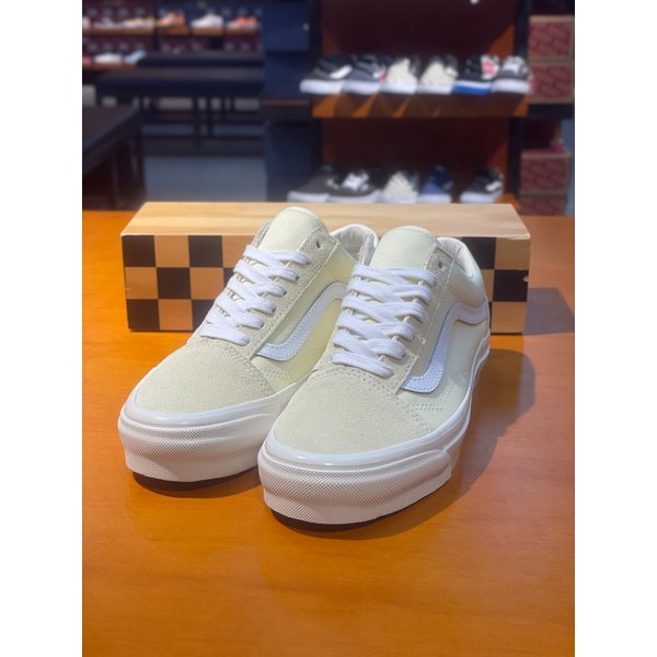 [여주점] (남여공용) 스니커즈 프리미엄 올드스쿨 Lx (엘로우) (VN000D9JFLR)