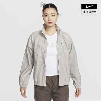 나이키 우먼스 나이키 윈드러너 루즈 우븐 재킷 NIKE HM9761-014