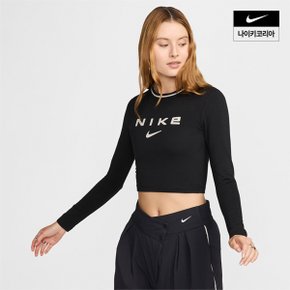 우먼스 나이키 스포츠웨어 칠 니트 슬림 긴팔 크롭 그래픽 티셔츠 NIKE FZ2859-010