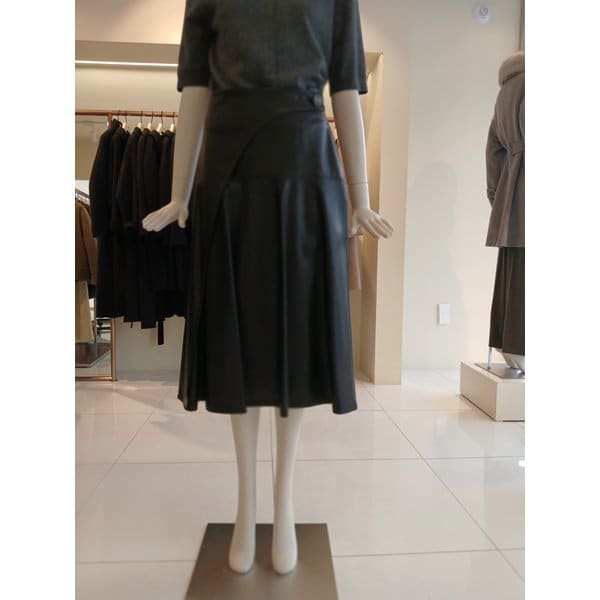 [여주점] 씨씨콜렉트 랩포인트레더스커트 E261msd105