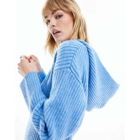 4543973 Monki v neck knitted hood sweater in blue