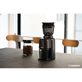 V60 N 39 EVCN-8-B HARIO(하리오) 전동 커피 그라인더 컴팩트 커피 밀 단계 조절 코니컬식