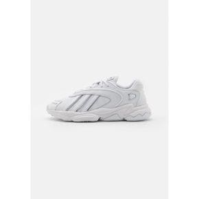 3706656 adidas OZTRAL UNI - High-top trainers footwear white/matte silver