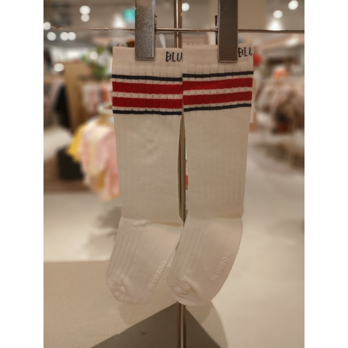 확대된 대표 .