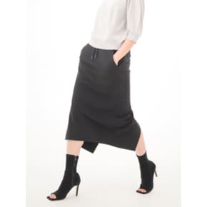 Bending Back Slit Skirt _Black