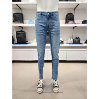 Calvin Klein Jeans [파주점] [캘빈클라인진]CK진남성 라이트 미드 블루 워시 바디핏 데님 팬츠(J323074-1AA)