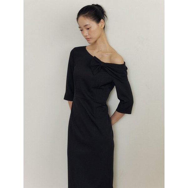 One-Shoulder Ribbon Drape Dress (black)