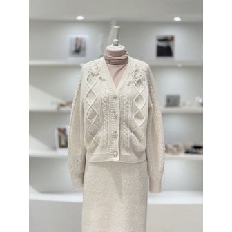 듀엘 [여주점] 여성 리본 펄 진주 장식 케이블 가디건 (L254KSL039)