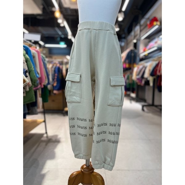 [파주점] (BE)마이어나더스토리-기모카고레터링팬츠 74C1G41002