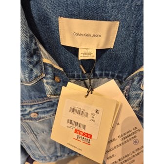 Calvin Klein [여주점] [캘빈클라인 CK진] 남성 레귤러핏 90s 미드블루 워시 데님 자켓 (4RB798G TO9)