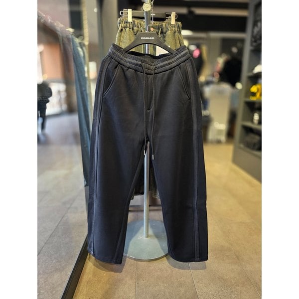 [시흥점] 기모 워싱라인 세미와이드 스트링팬츠 (남여공용) /JGZZ80B48BK