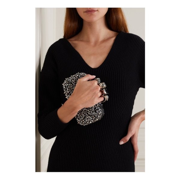 Four Ring Embellished Suede Clutch 블랙 1647597284002446