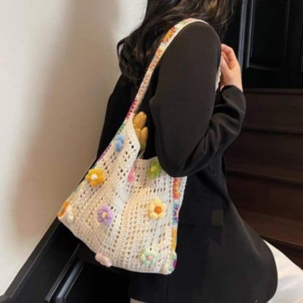 [옷자락] 여성 에스닉 플라워 패턴 니트 숄더백