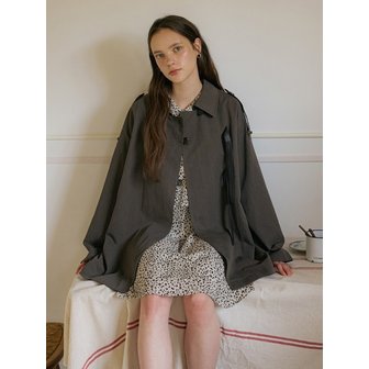 올리브데올리브 가죽 장식 하프 트렌치 코트 OW5AR8090
