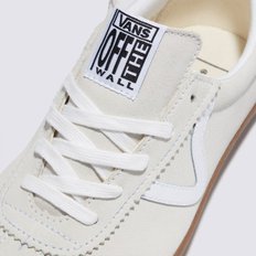 [ VANS ] VN000CTDQJM 스포츠로우 화이트/검솔