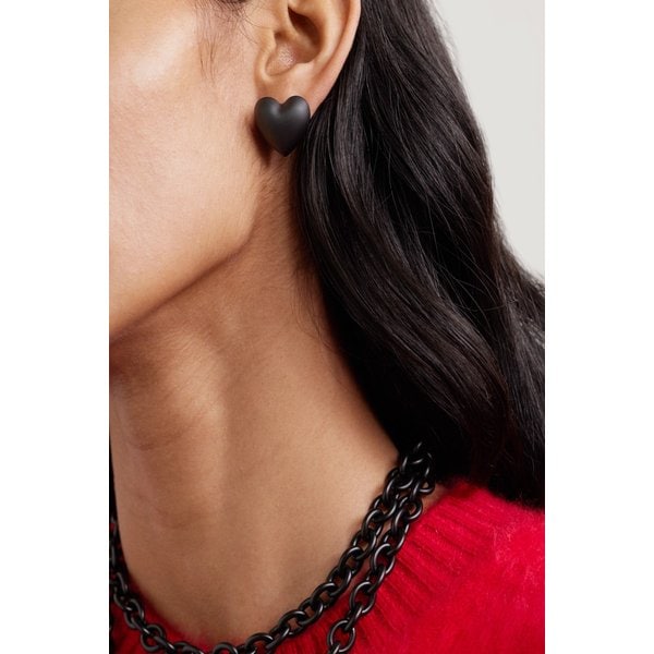 록산느 애슐린 퍼피 하트 매트 블랙 귀걸이 46376663162972407