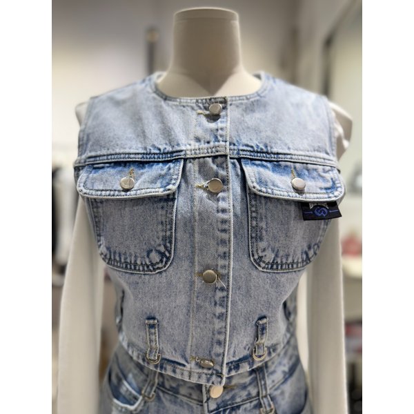 [여주점] 밑단 벨트 고리 장식 포인트 크롭 데님베스트ES1DV761