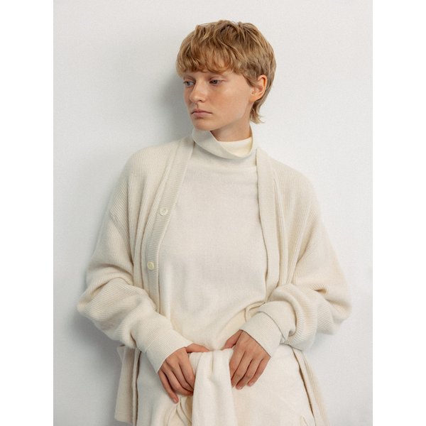 Fine merino wool v neck cardigan_Ivory