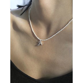 melting Initial pearl necklace silver