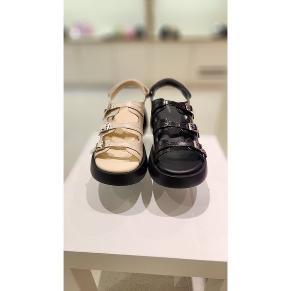 [여주점] 바바라  소가죽 벨트장식 통굽샌들6cm (2컬러)BBJ421