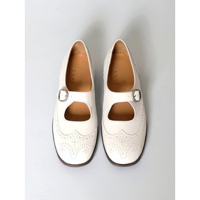 Wingtip Brogue Mary Jane . White