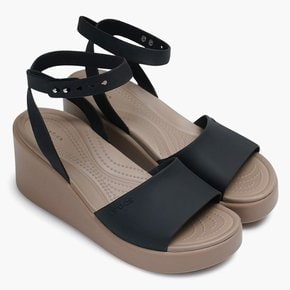 BROOKLYN ANKLE STRAP WEDGE 웨지 샌들 (womens) 209406-07H