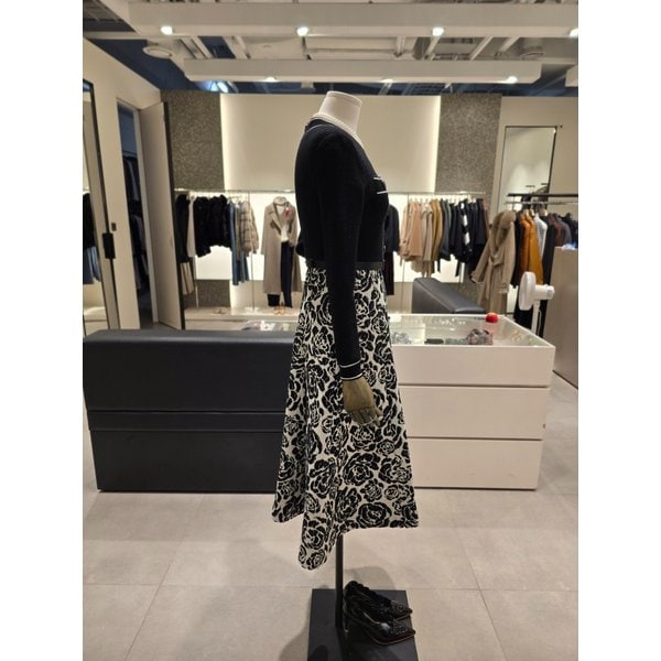 [파주점] 벨티드 니트 블록 자카드 플레어 원피스 JPBA0OP133