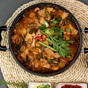 다농이네 식당 부럽지않은 얼큰 국물 돼지찌개 (1200g) 2-3인분