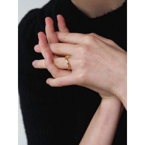 Slim Wave Ring