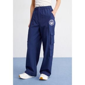 4426833 Ellesse PALMET TRACK PANT - Cargo trousers navy