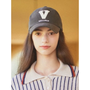 V LOGO CAP