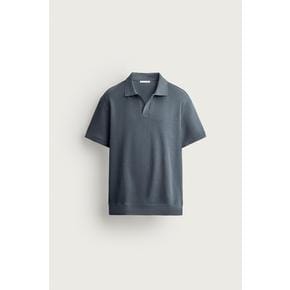 ZARA 자라 세로 방향의 질감 패턴 레귤러 핏 폴로 셔츠 0526 410 819