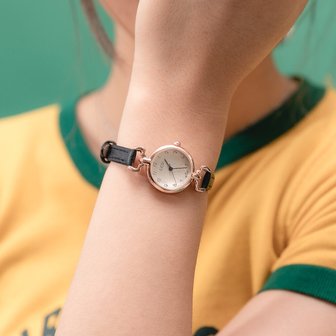 1. 여자 여성 학생..